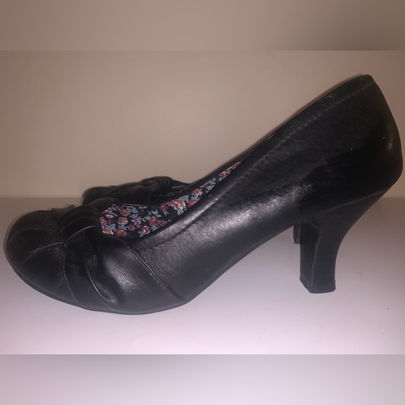 Gossip Heels Size 8 - Picture 2 of 6